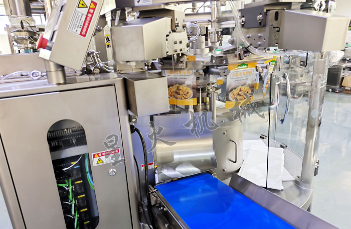 四川辣椒醬包裝機(jī)-給袋式辣椒油自動包裝機(jī)