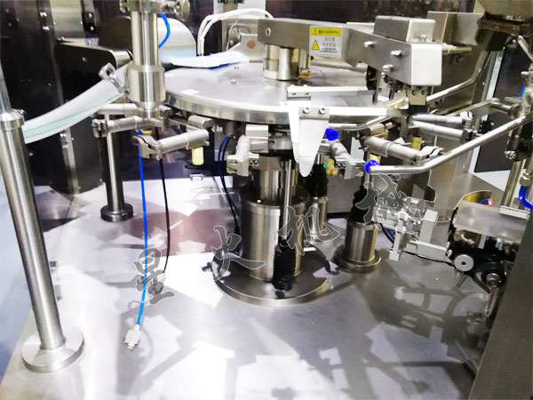 ؑc偵ϰbC(j)(sh)ĈD